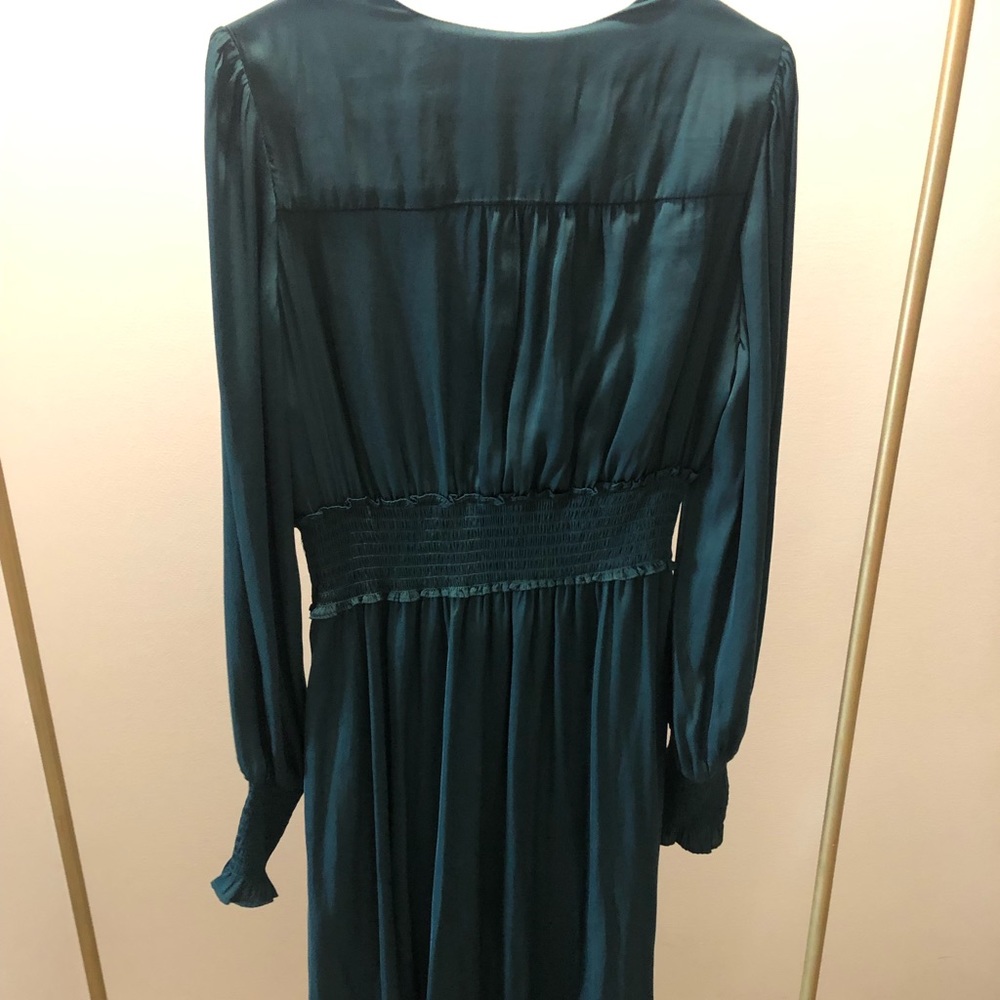 SATIN BUTTON DOWN WRAP MIDI DRESS IN DARK GREEN.
